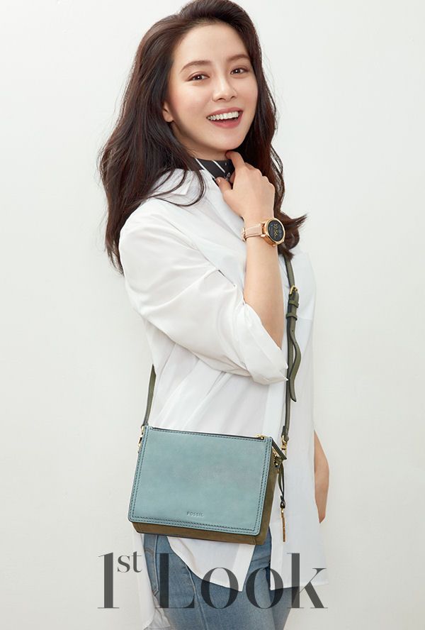 Our Gorgeous Song Ji Hyo For October 1st Look Couch Kimchi 8355